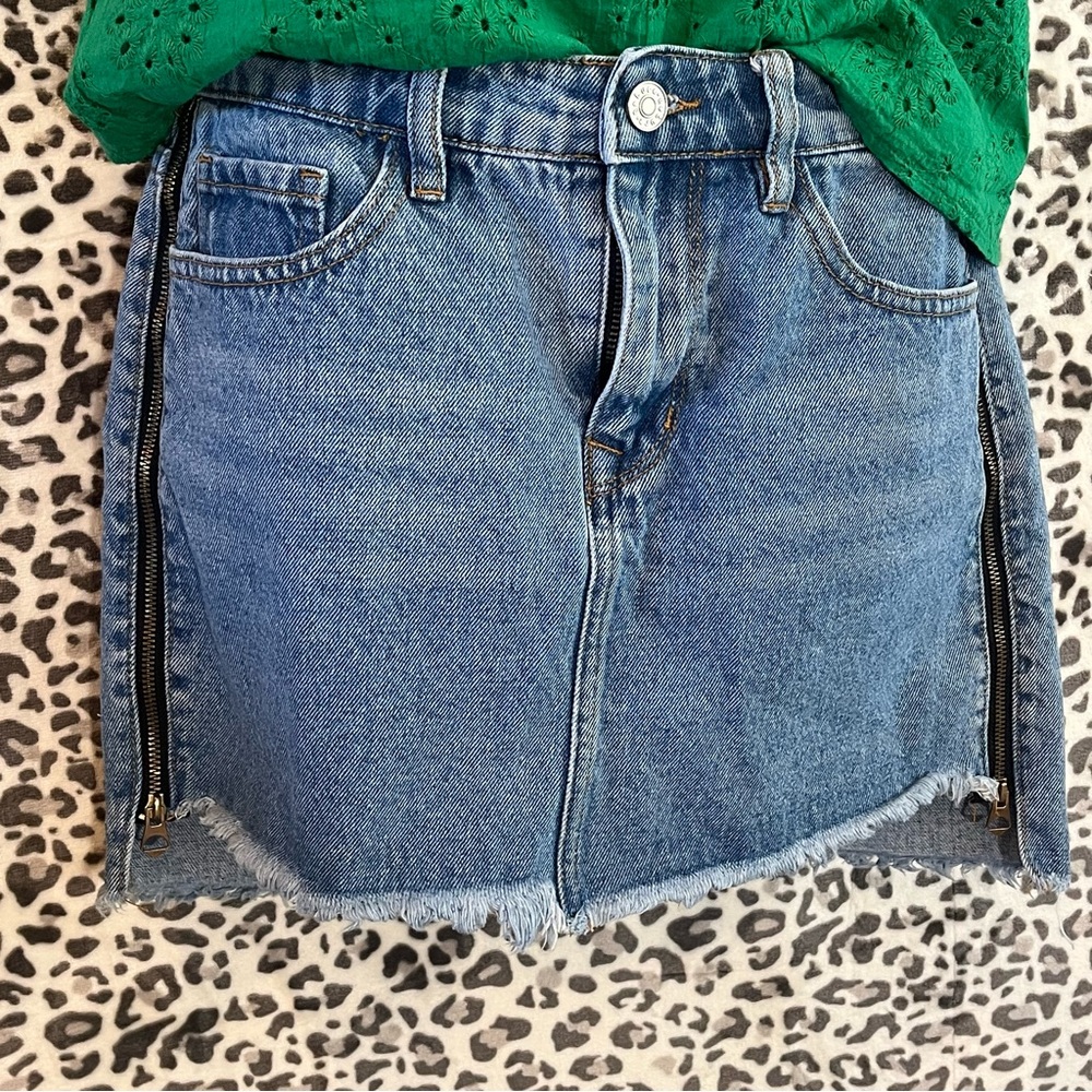 Edgy Blue Denim Mini Skirt with Zipper side Accents